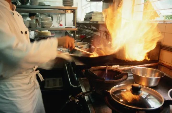 警惕餐飲油煙異味！北京執(zhí)行《排放標(biāo)準(zhǔn)》，最高罰款100萬！
